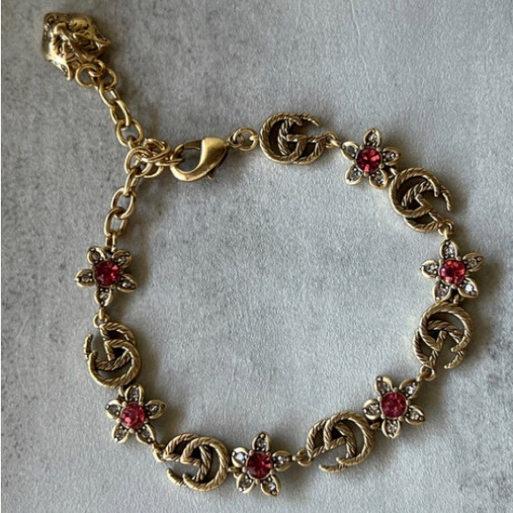 Gucci Antique gold tone bracelet with flowers comes with dust bag - Picture 3 of 12